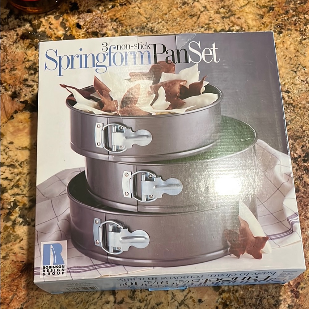 Silver Springform Bakeware Set Essential for Cheesecakes